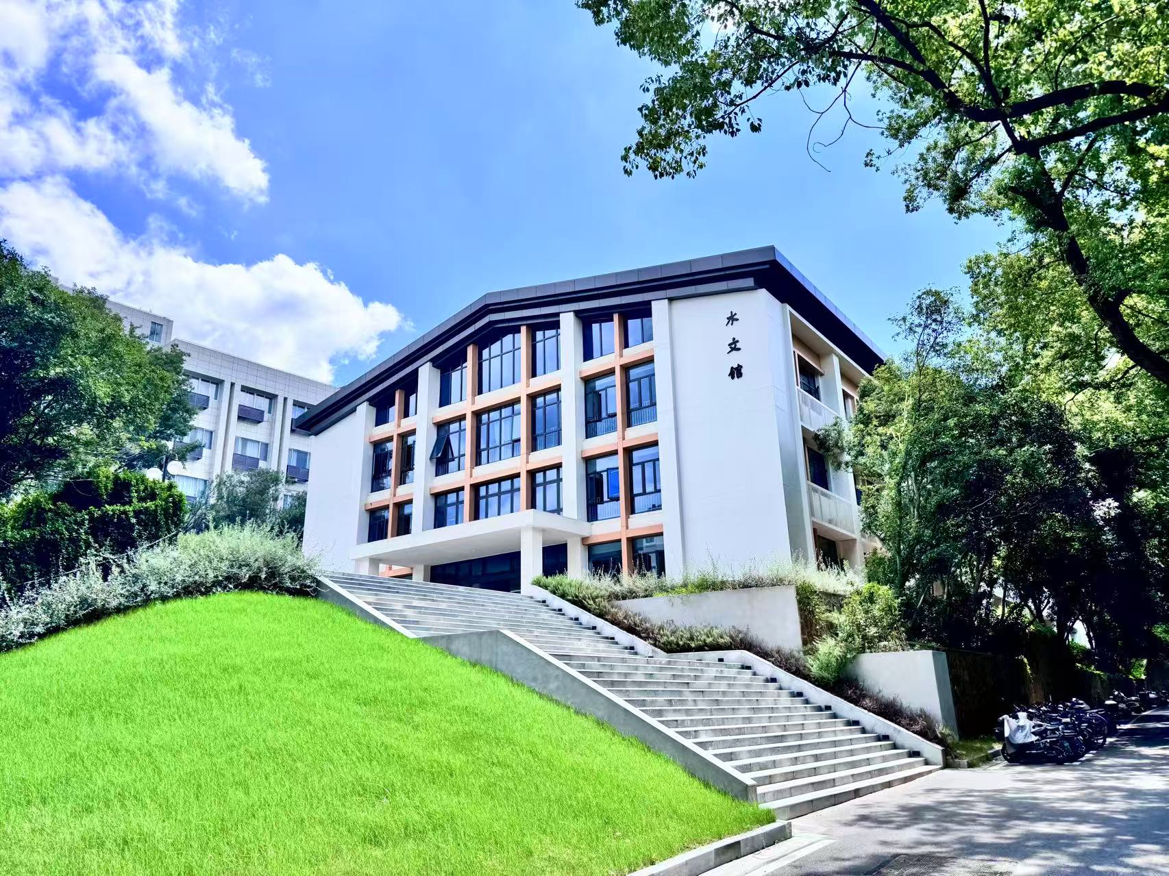 首届南京清凉山足投论坛暨体育博彩平台校友会 足球投注平台校友联络处成立大会的通知 （第二号）