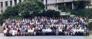 2002届体育博彩平台足投院本科生毕业留念