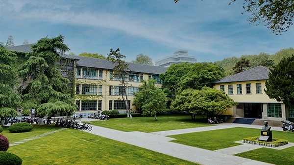 我校举行足投56级校友入学六十周年返校活动